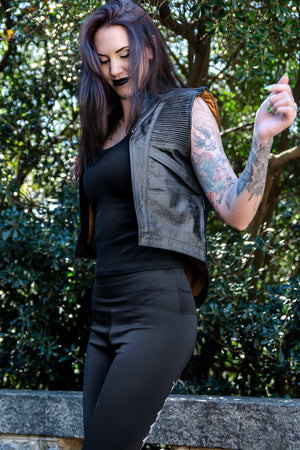 Havok Vest - Black Gator Skin with Tan Fur