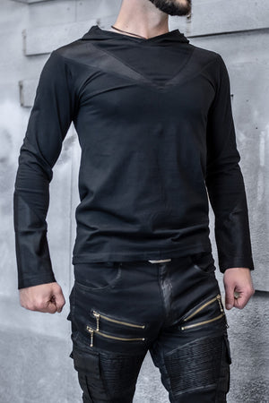 model is 5'11" 160lbs and wearing a small