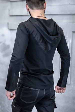 model is 5'11" 160lbs and wearing a small