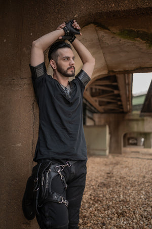 Model is 5'11", 160lbs, and wearing a Medium