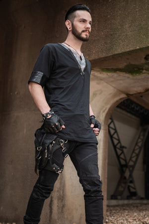 Model is 5'11", 160lbs, and wearing a Medium